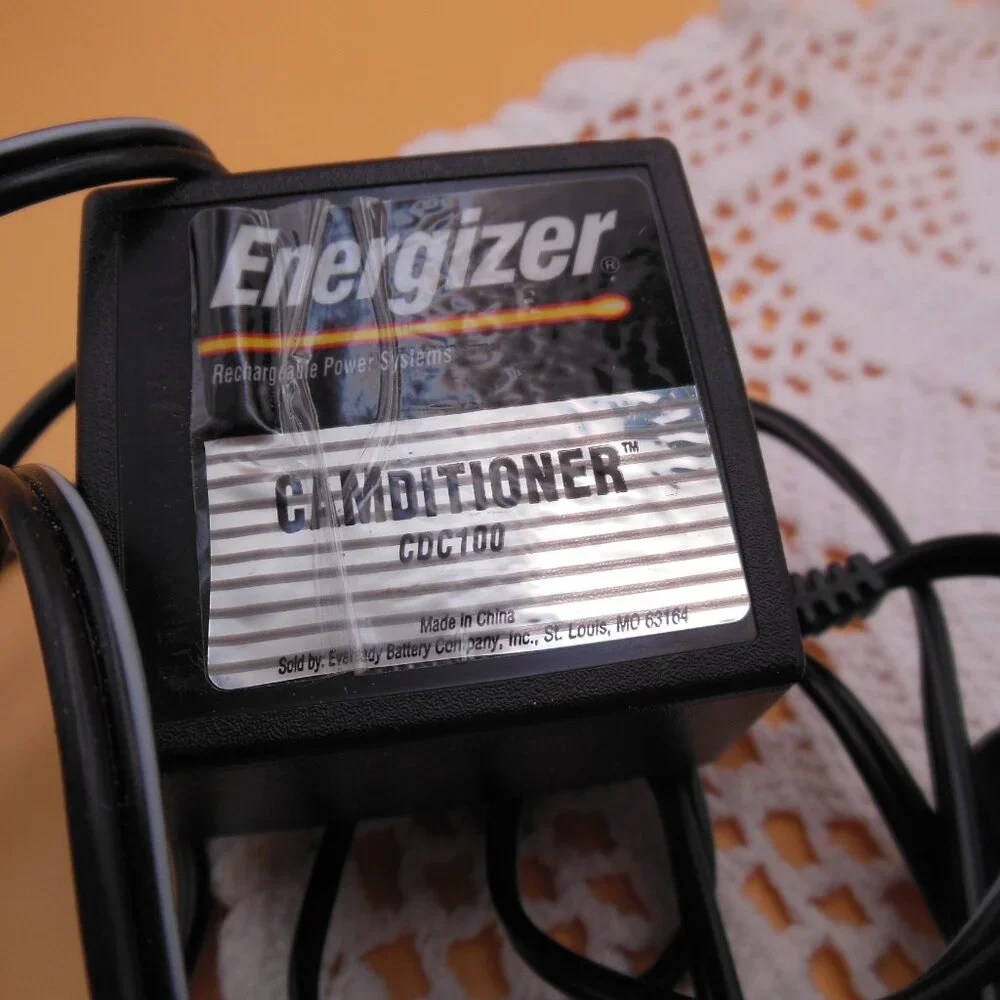 Energizer Camditioner CDC 100 Rechargeable Power System Nickel Cadmium batteries
